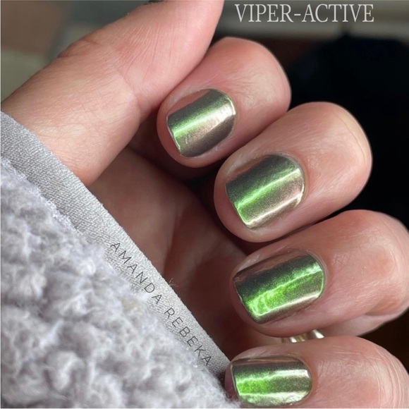 *Retired* Color Street: Viper-active | Green Metallic Duochrome Copper Fall - Picture 6 of 13